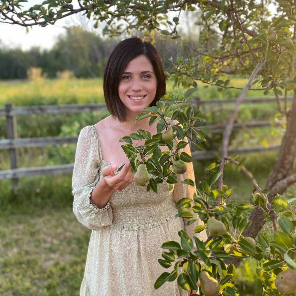 Meet your Posher, Carmela